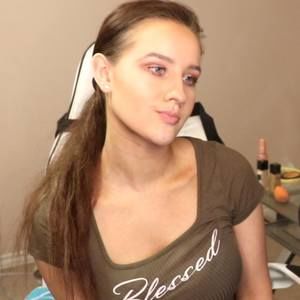 Meet your Posher, Liz